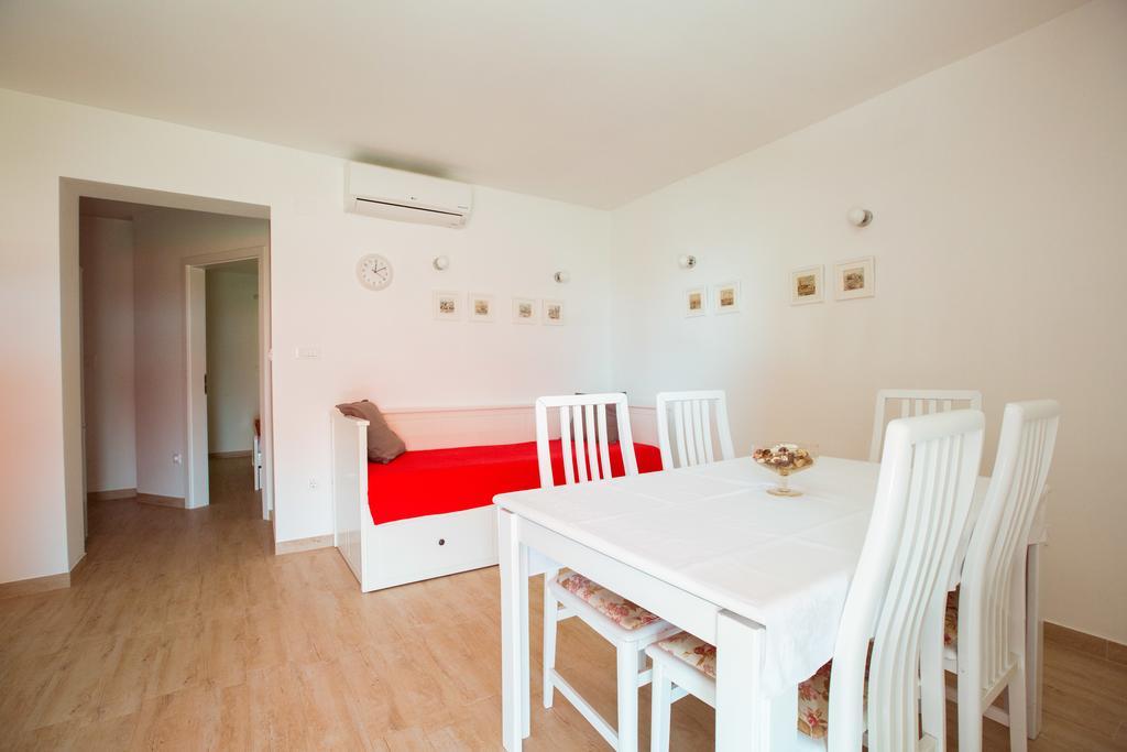 Apartments Irina Ičići Exterior foto